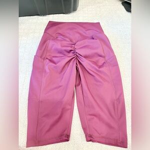 Women’s abs2bfitness apparel burgundy booty scrunch capri pants size medium